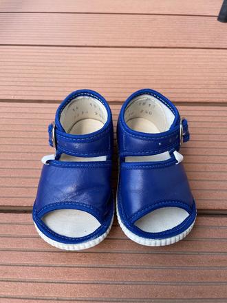 Kožené papučky s prackou 14, <17