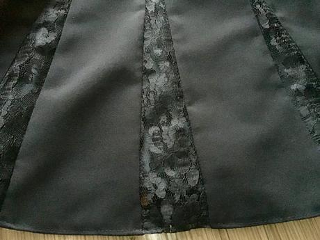 Krasna sukňa s krajkou/s13, 40