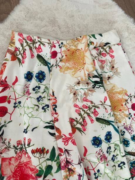 Kvietkovaná sukňa, bershka s, bershka,s