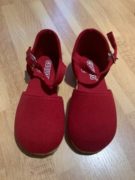 Cuquito červené topánočky, 24