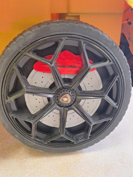 Elektrické autíčko lamborghini aventador,