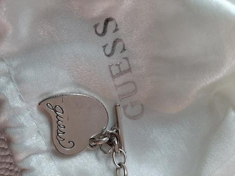 Guess naramok, guess