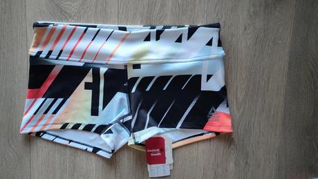 Úplne nové dámske kraťasy reebok crossfit, veľ.l., reebok,l