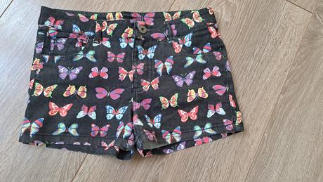 Kraťasy s motýlikmi veľkosť 14, 146