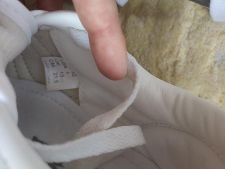 Tenisky na karate, 32