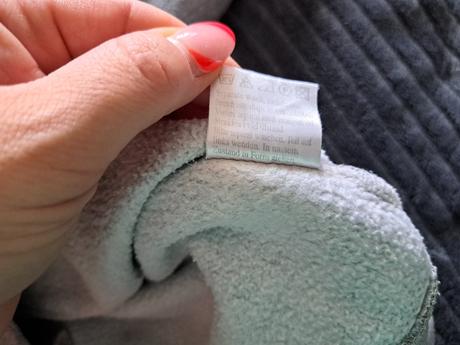 Hrubšia mikinka, 128