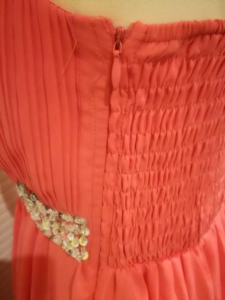 Krásne spoločenské dlhé šaty, 38