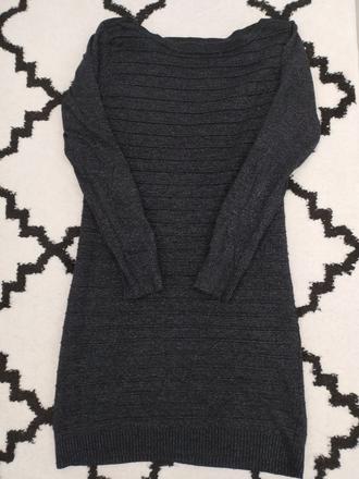 Pulovrik pretkavaný striebornými nitkami, s