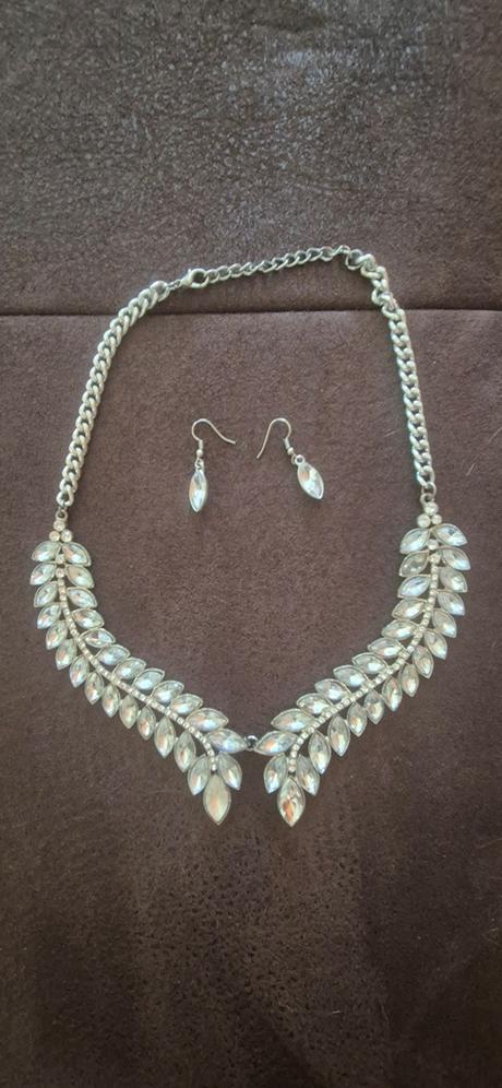 Sada náhrdelník a náušnice, 