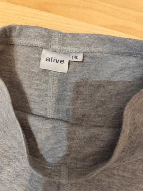 Spodky č.140, alive,140
