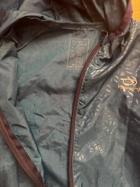 Pršiplášť, decathlon,140