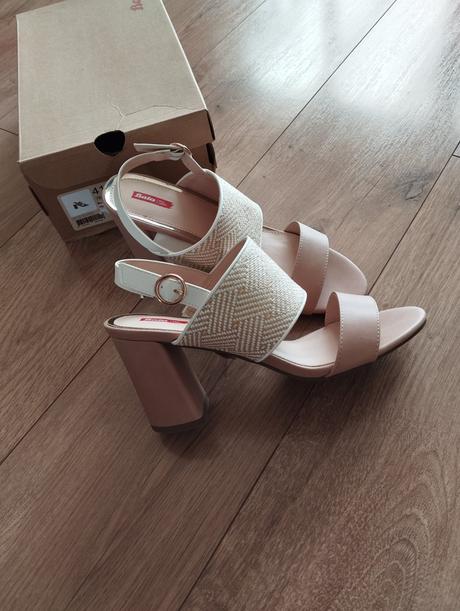 Krásne sandále, baťa,41