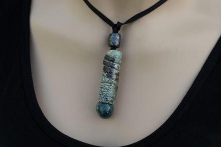 Keramický náhrdelník,