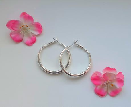 Náušnice striebornej farby, 