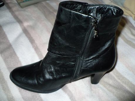 Kotnikove kozene cizmy, 38