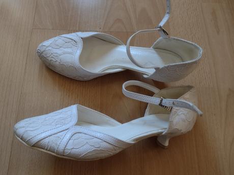 Biele topánočky, 35