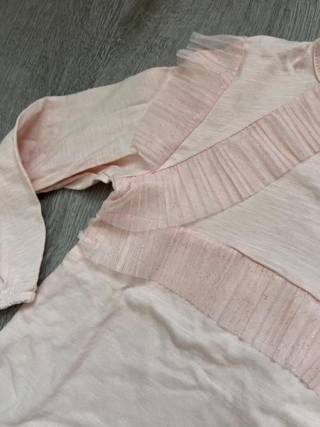 Bledoruzove tricko, 116