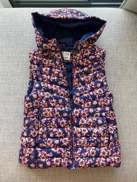 Kvietkovaná vesta, zara,152