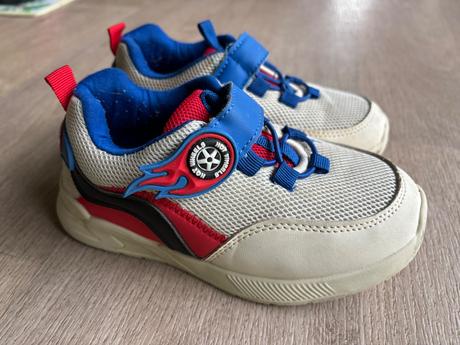 Tenisky, reserved,27