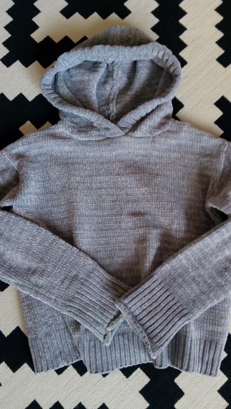 Hebulinký hrubší svetrík, 146