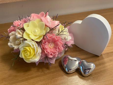 Mydlova kytica v mušli keramika, 