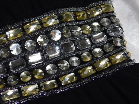 Velmi pekne šaty, s