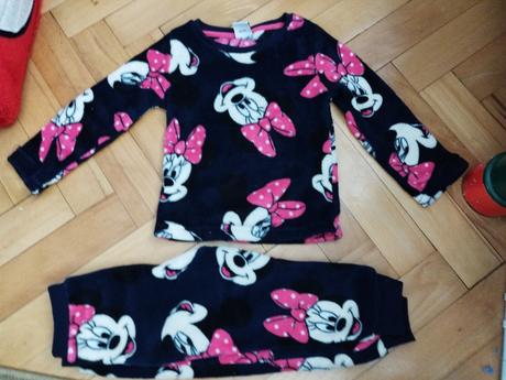Teplé pyžamko, disney,92