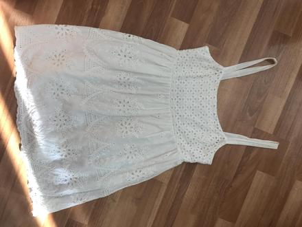 Krásne letné madeirove šaty, s