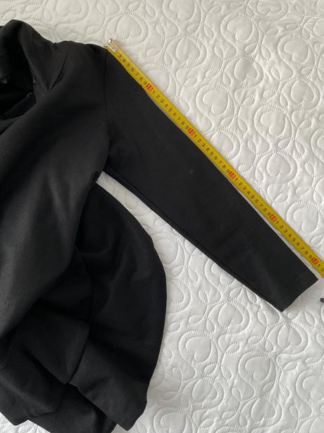 Moncler čierne šaty, 152