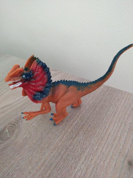 Dilophosaurus,