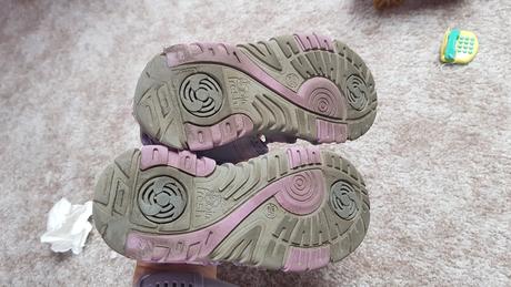 Sandálky, lupilu,25