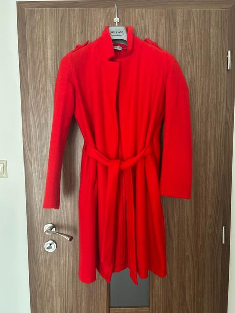 Nádherný kabát s opaskom značky sempre, pc 80 eur, s
