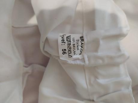 Zdravotnícke nohavice, 56