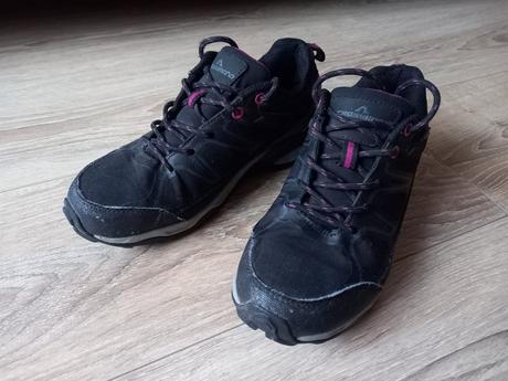 Trekové tenisky, 36