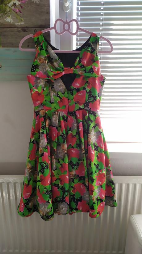 Slávnostné spoločenské šaty, s