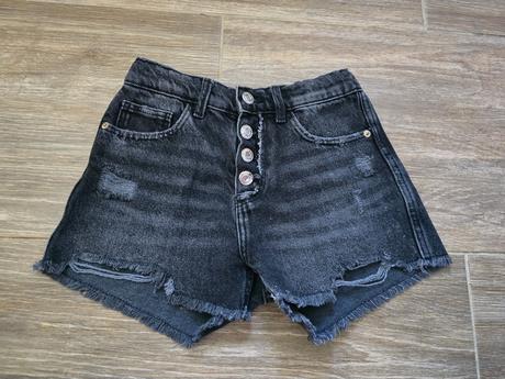Šortky č.134, zara,134