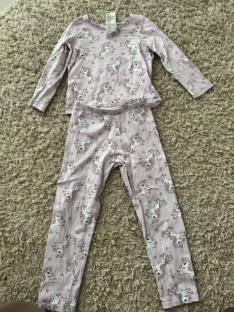 Bledofialove pyžamo s jednorožcami, h&m,110