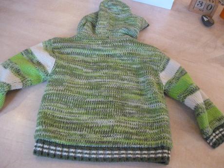 Zateplený svetrík, 104, 104