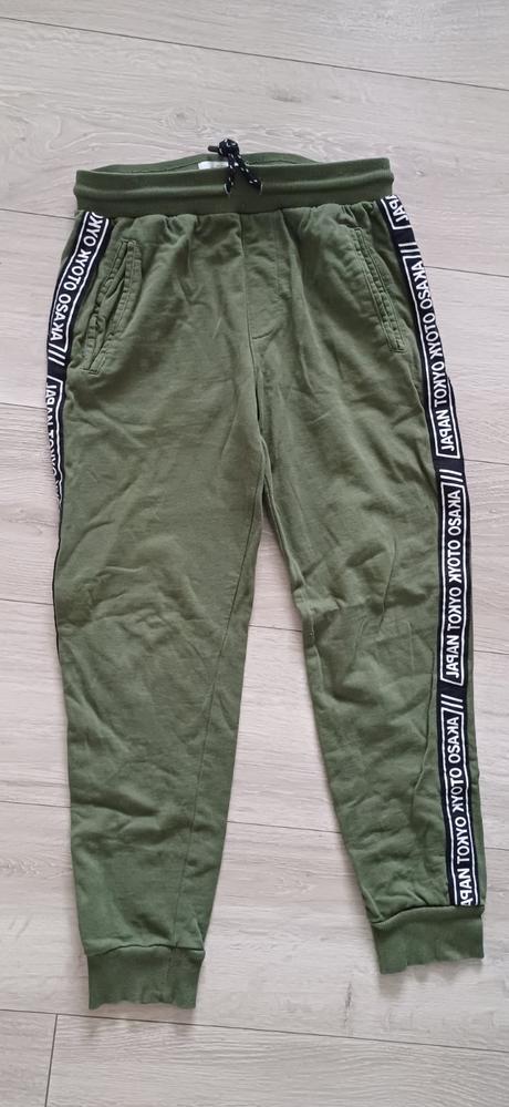 Tepláky 146, reserved,146