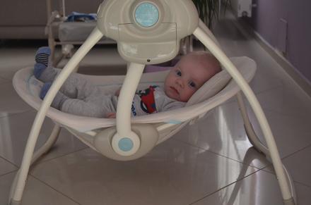 Hojdacie kreslo veľmi dobry používaný stav,