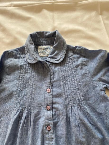 Bledomodrá košeľa, 116