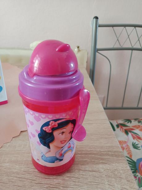 Fľaška na pitie so slamkou, 