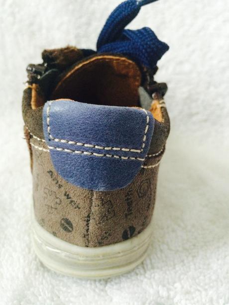 Prechodné celokožené topánočky, bambulini,21