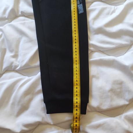 Tepláky kiabi veľ 146/152 čierne, 146