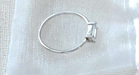 Strieborný prsteň baguette,