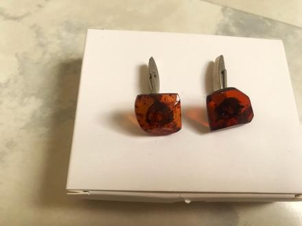 Jantárové manžetové gombíky, 