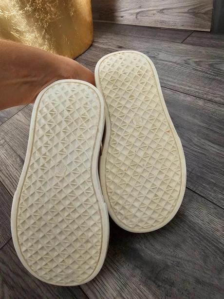 Tenisky s mašličkou, 30