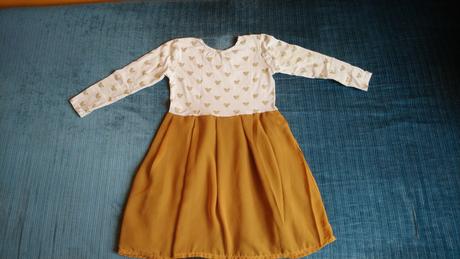 Dievčenské šaty, 128