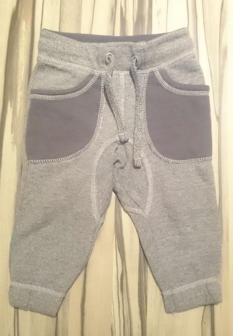 Šedé tepláky, l.o.g.g.,74