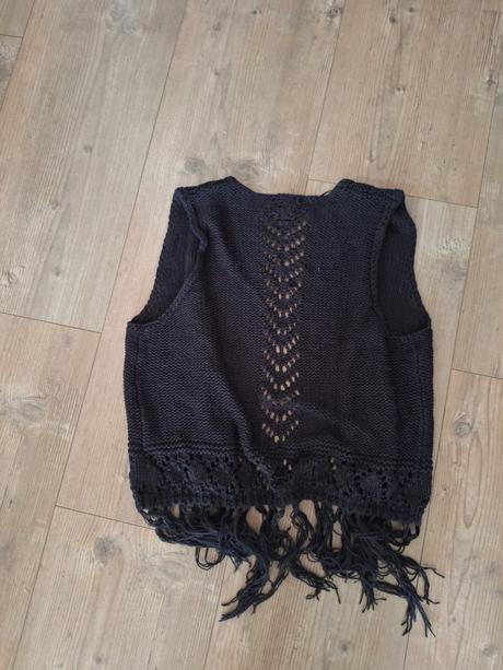 Pletená vesta so strapcami, ovs,s